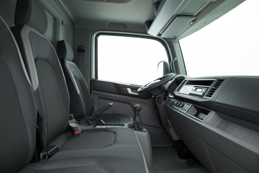 Интерьер Volkswagen Delivery 4.150 2017 года  (фото 9 из 18)